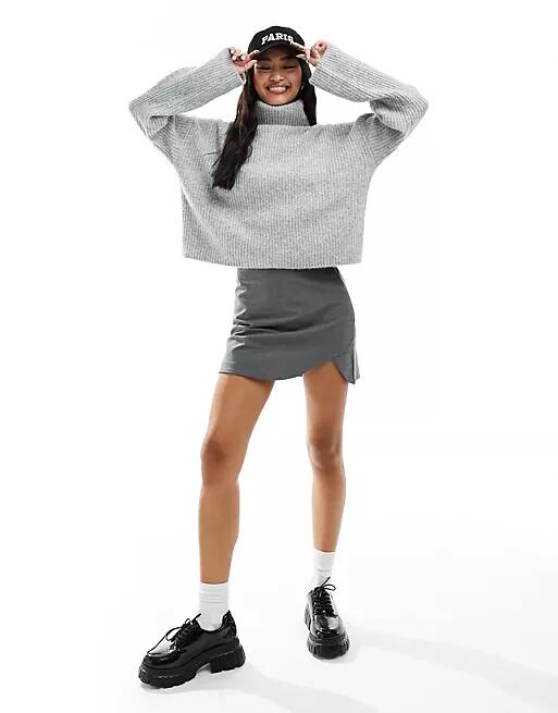 Bershka high neck sweater in gray-White Cover