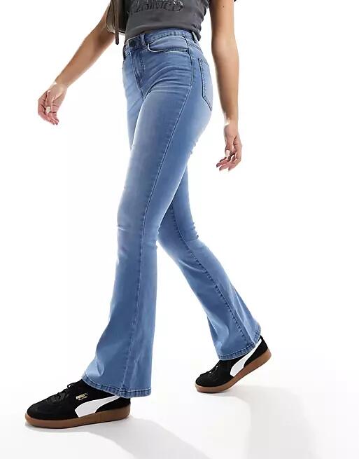 Noisy May Sallie flared jeans in light blue Cover