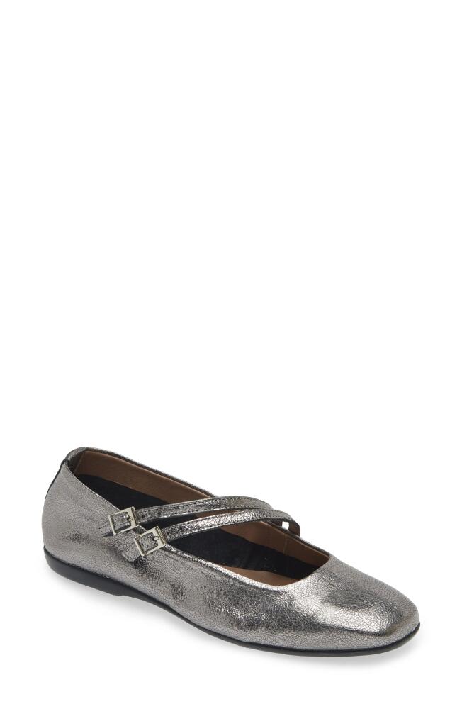 Wonders Asymmetric Double Strap Flat in Lead Metallic Cover