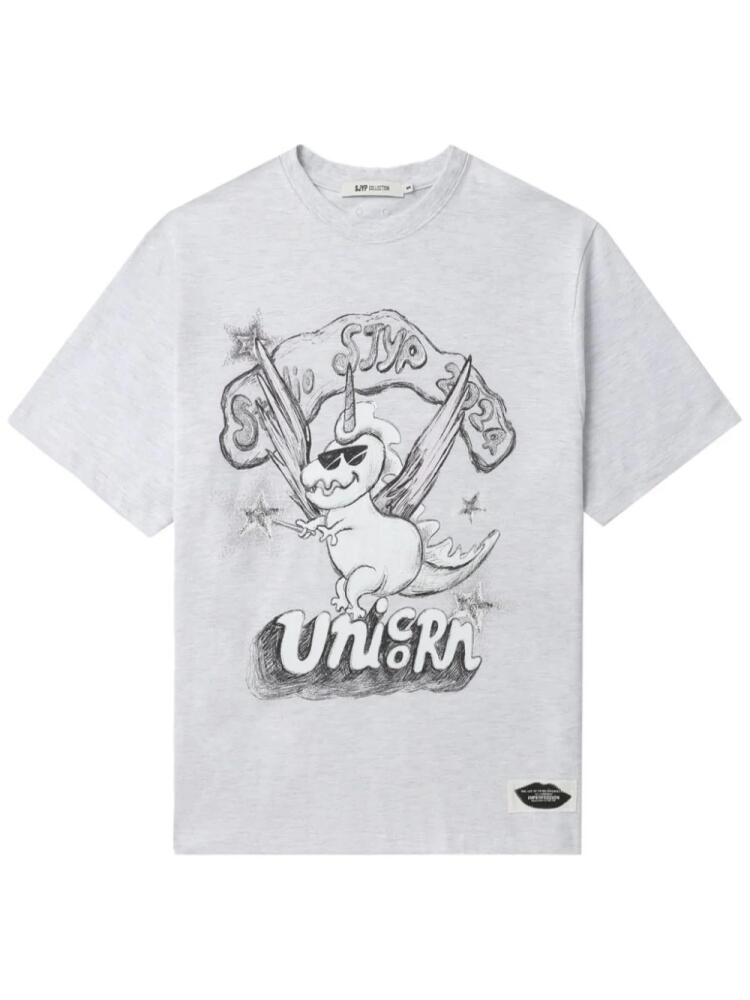 SJYP graphic-print t-shirt - Grey Cover