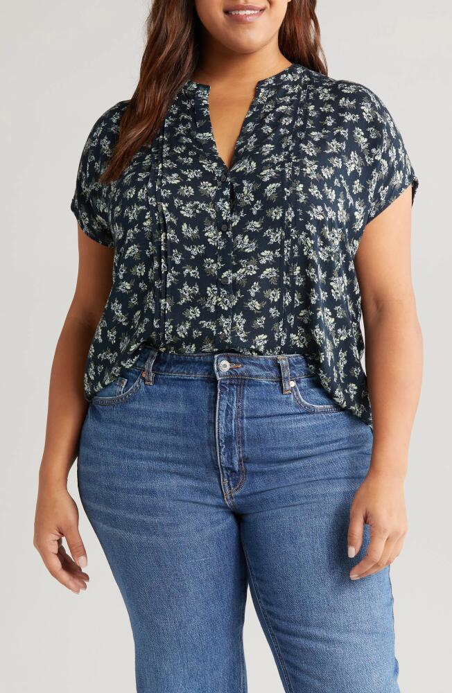 Treasure & Bond Print V-Neck Top in Navy- Beige Lillith Floral Cover