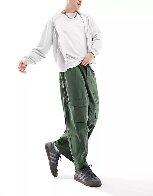 Reclaimed Vintage balloon pants in khaki-Green Cover