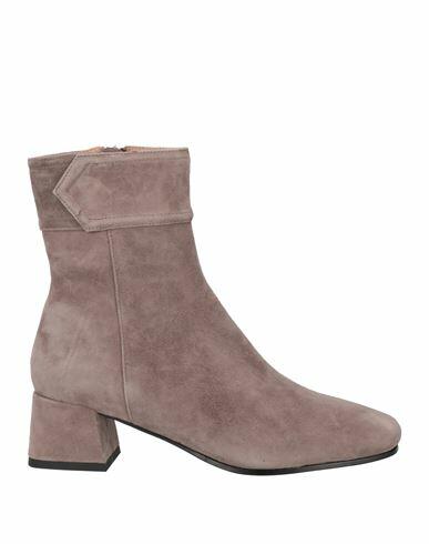 Bibi Lou Woman Ankle boots Grey Soft Leather Cover