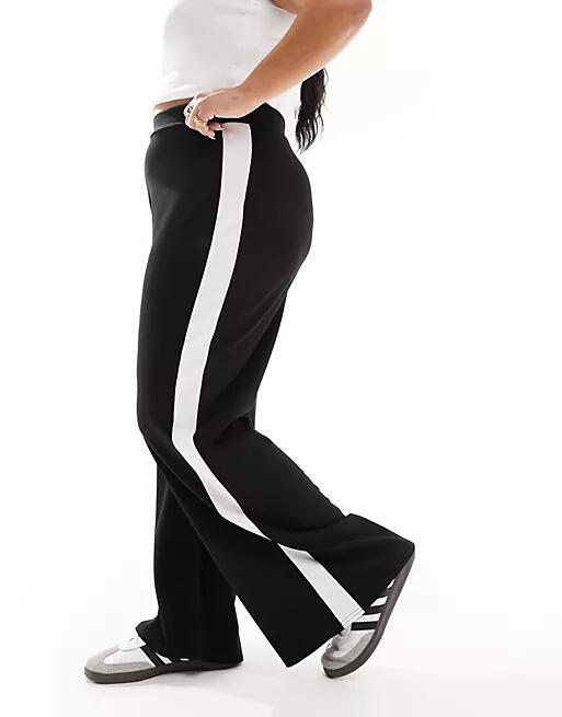 Yours wide leg pants in black Cover