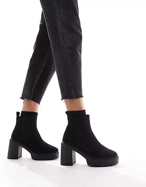 ASOS DESIGN Elma heeled chunky chelsea boots in black Cover