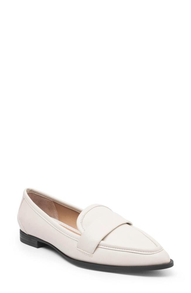 Me Too Alyza Leather Loafer in Oat Cover