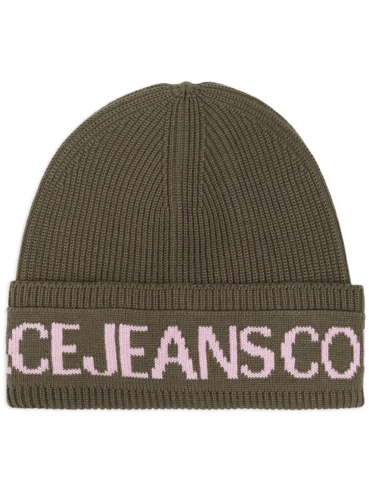 Versace Jeans Couture intarsia-logo knit beanie - Green Cover