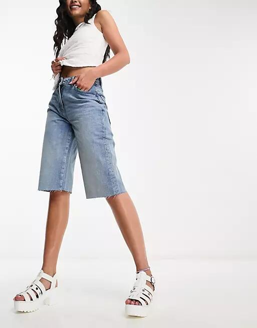 COLLUSION baggy denim skater short in light blue Cover