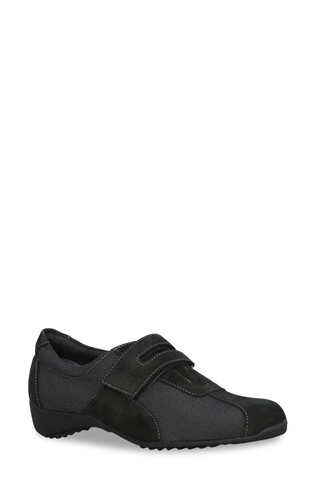 Munro Joliet II Sneaker in Black Fabric/Suede Cover