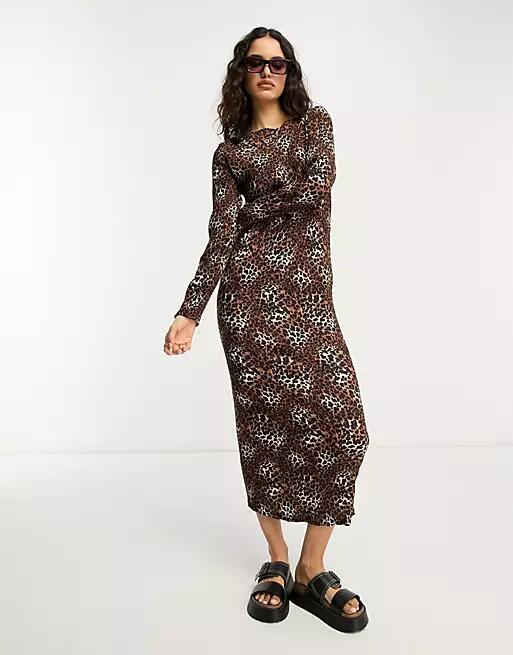 Urban Threads plisse midi smock dress in leopard-Multi Cover