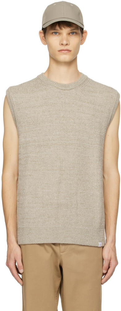 NORSE PROJECTS Khaki Manfred Vest Cover