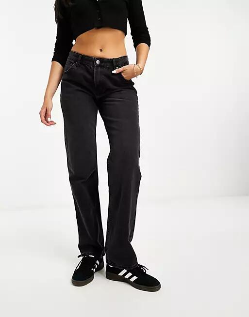 Bershka straight leg jeans in black Cover