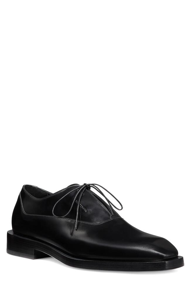 Stuart Weitzman Royce Oxford in Black Cover