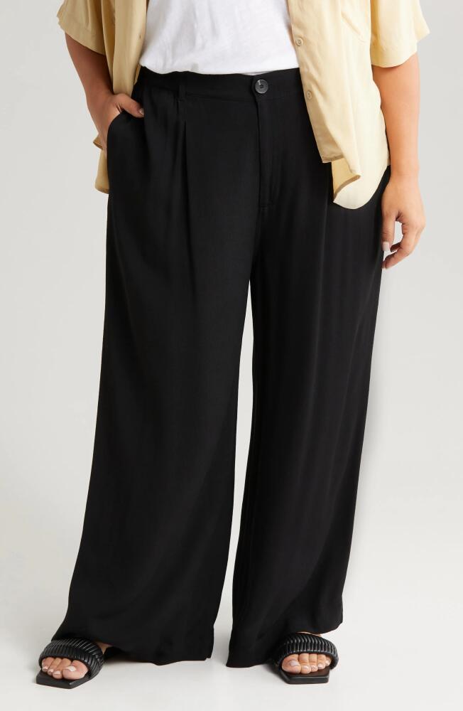 Treasure & Bond Pleated Wide Leg Pants in Black Cover