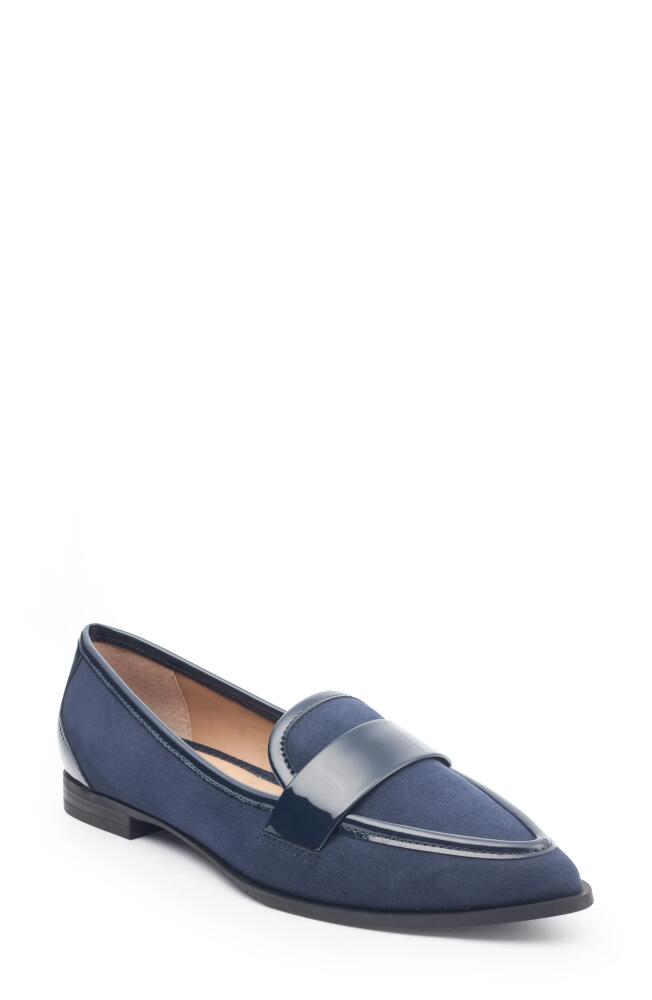 Me Too Alyza Leather Loafer in Navy Cover