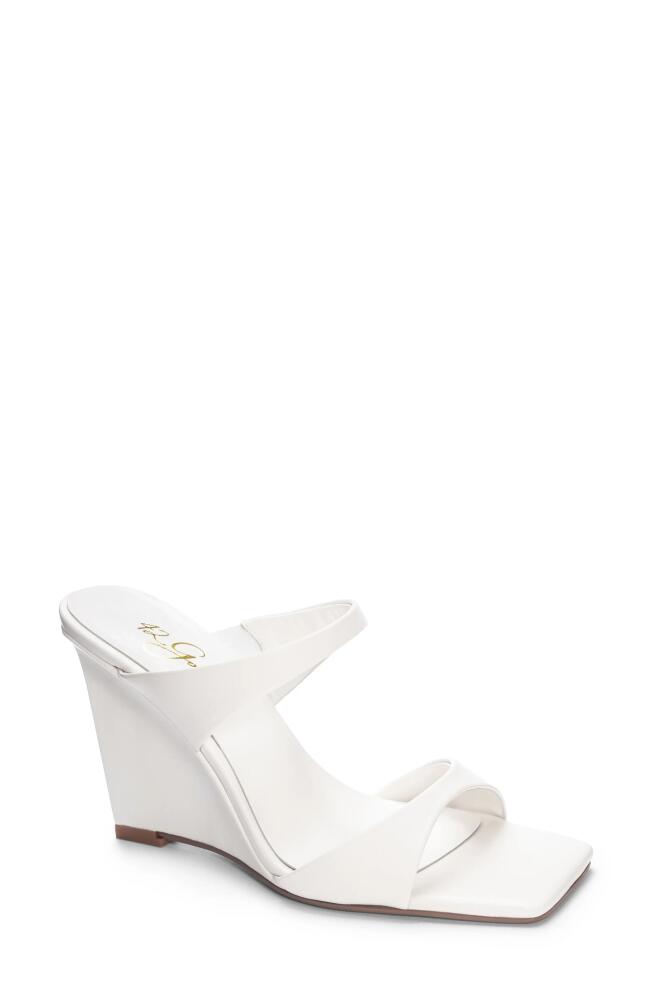 42 Gold Omira Wedge Sandal in White Cover