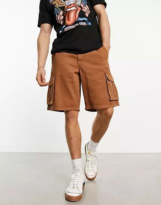 New Look relaxed cargo shorts in rust-Orange Cover