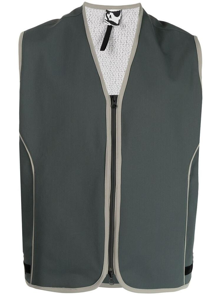 GR10K sleeveless zip-up gilet - Green Cover