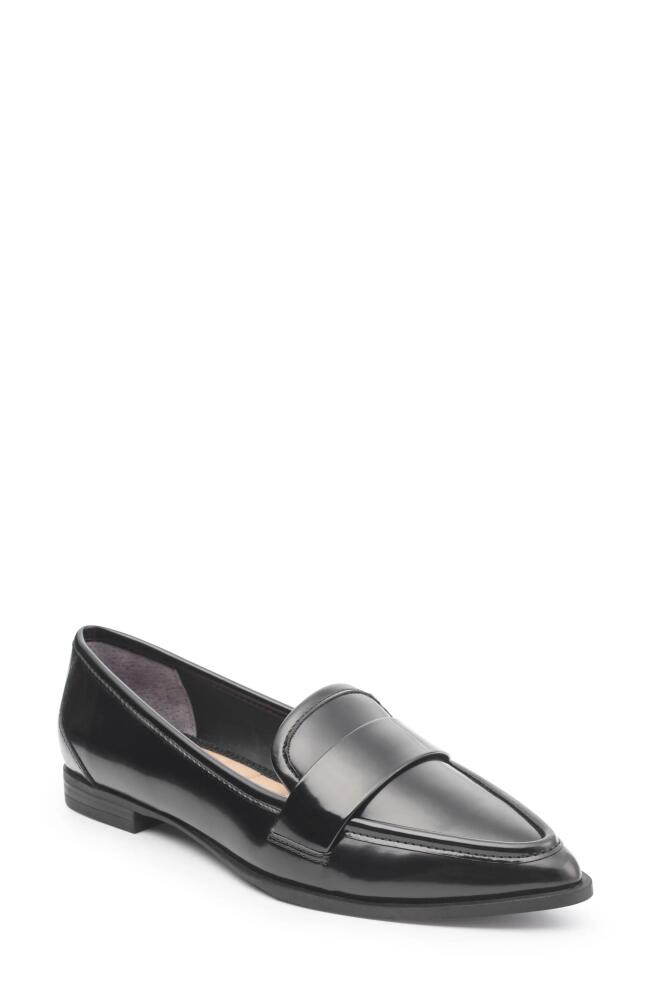 Me Too Alyza Leather Loafer in Black Cover