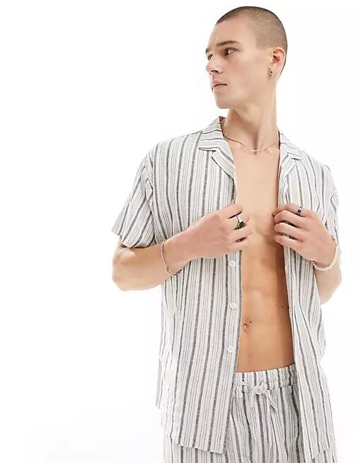 South Beach linen blend beach shirt in white with black stripe Cover