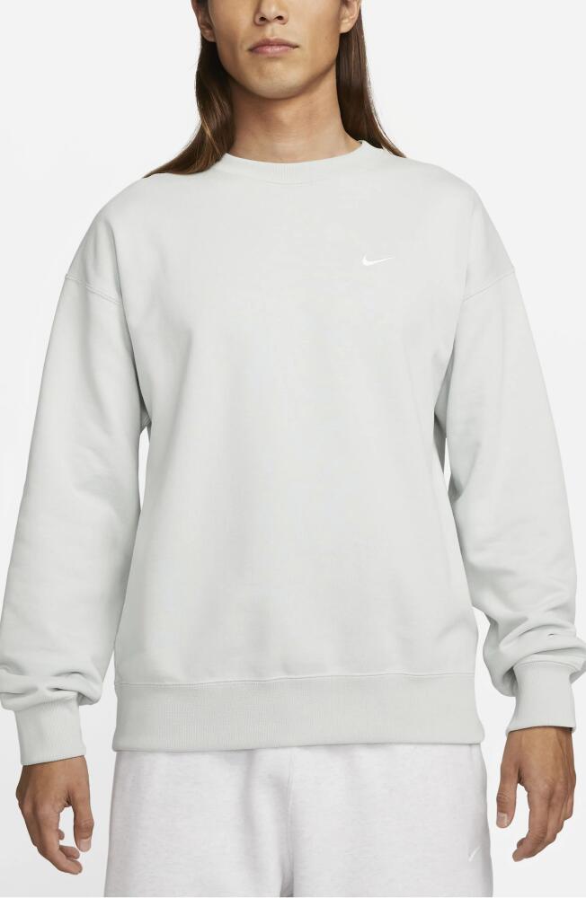 Nike Solo Swoosh Oversize Crewneck Sweatshirt in Light Silver/White Cover