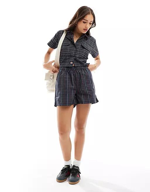 Dickies Surry shorts with plaid print in navy Cover