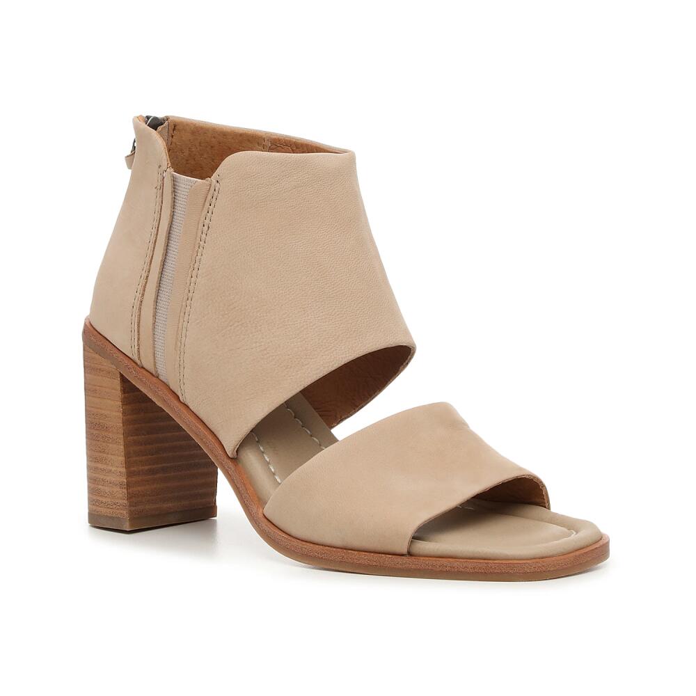 Sofft Sinclair Sandal | Women's | Tan Nubuck Cover