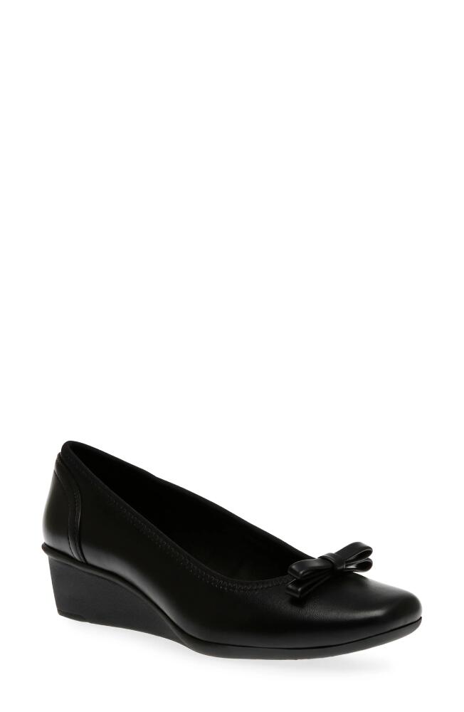 Anne Klein Waldorf Wedge Pump in Black Smooth Cover