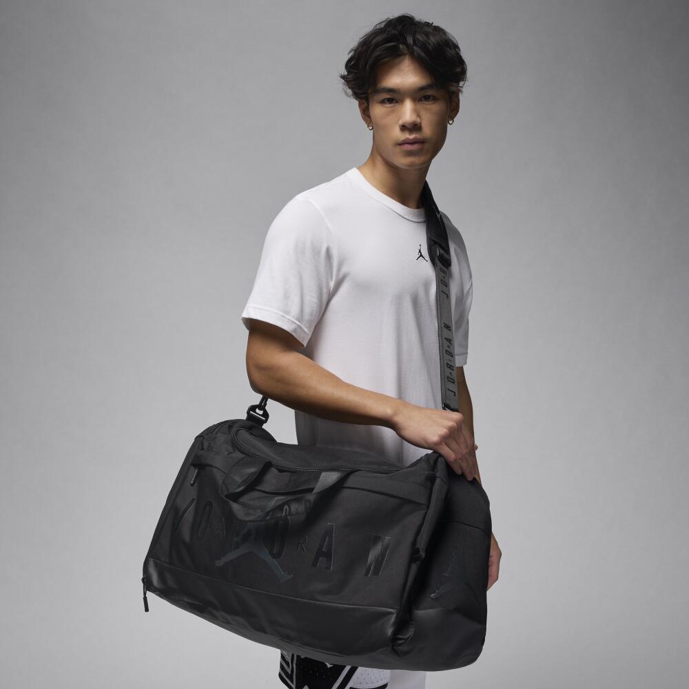 Jordan Velocity Duffle Bag (62.5L) in Black Cover