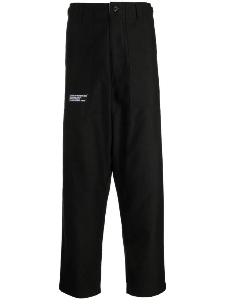 izzue logo-patch straight trousers - Black Cover