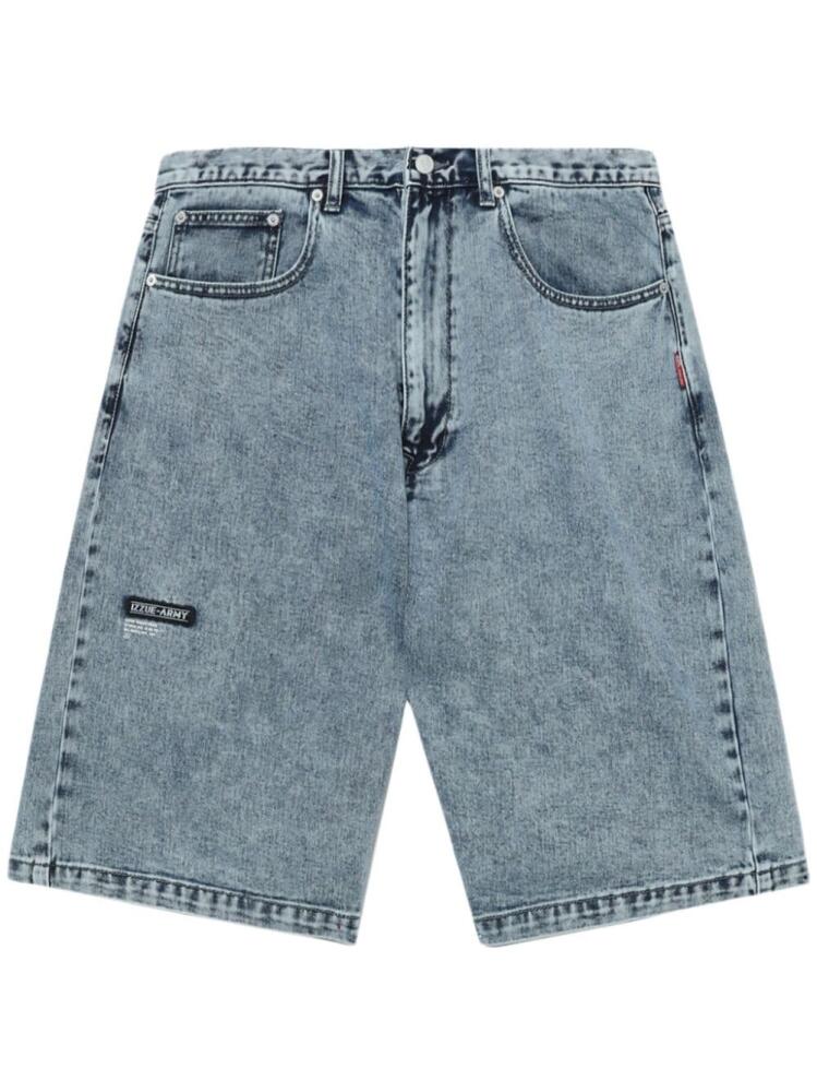 izzue logo-patch denim shorts - Blue Cover