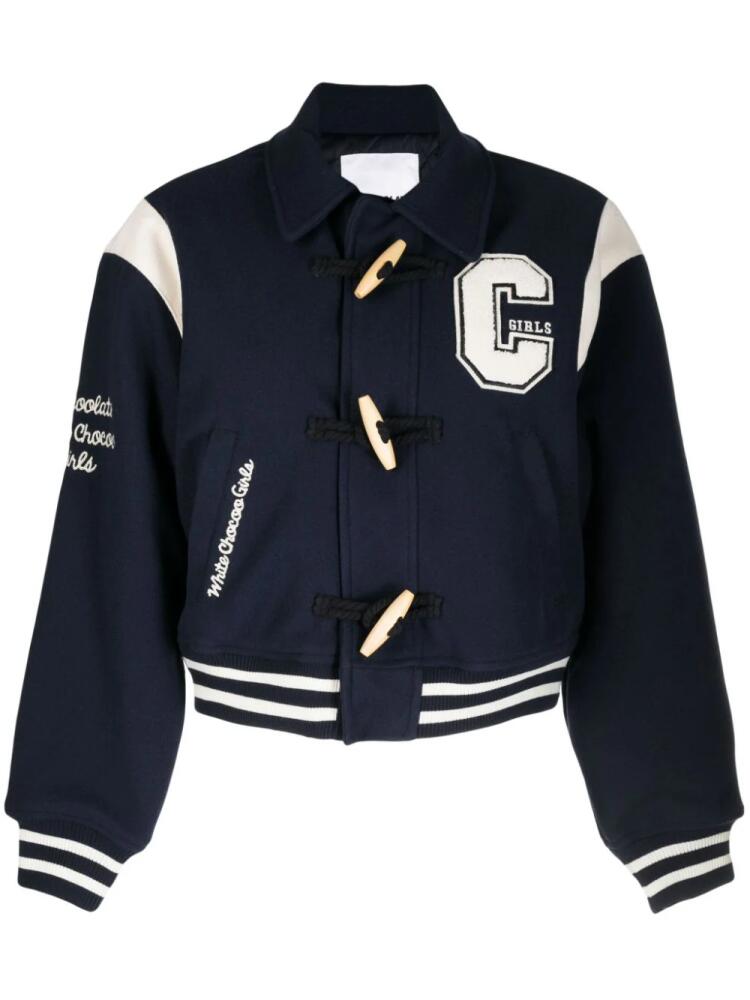 CHOCOOLATE logo-embroidered cropped bomber jacket - Blue Cover