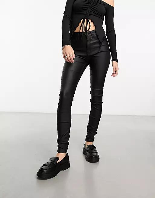 Noisy May Callie coated skinny jeans in black Cover