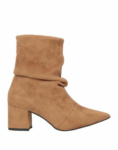 Nila & Nila Woman Ankle boots Camel Textile fibers Cover