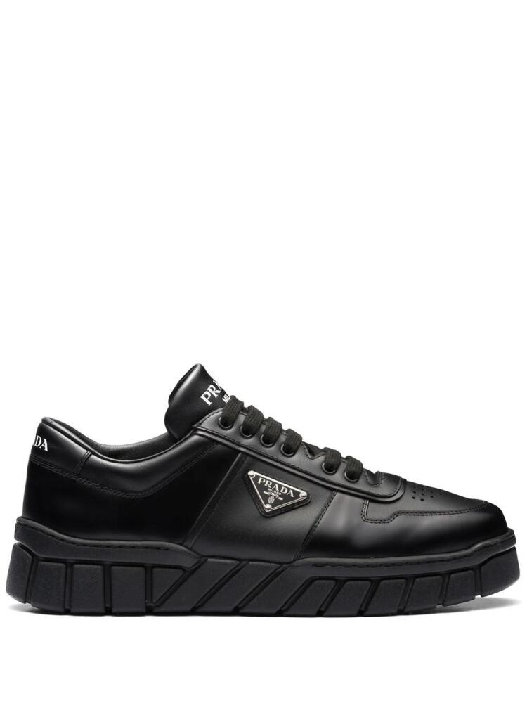 Prada logo-plaque low-top sneakers - Black Cover