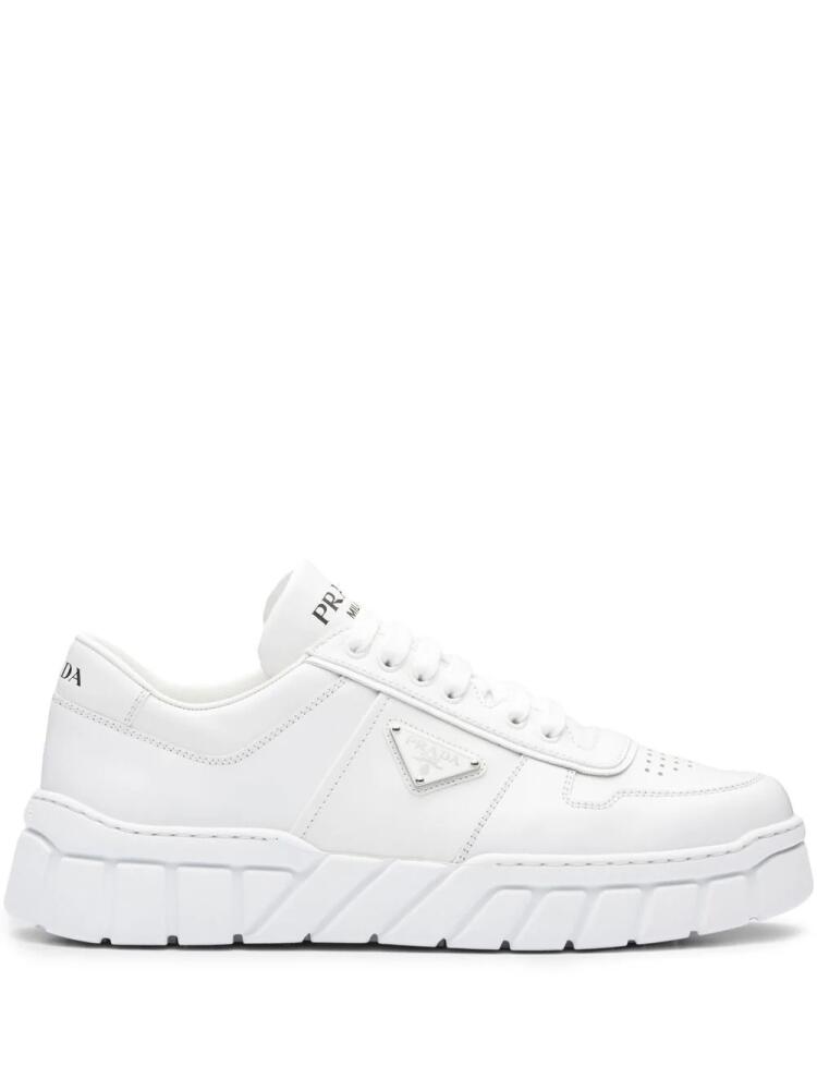 Prada logo-plaque low-top sneakers - White Cover