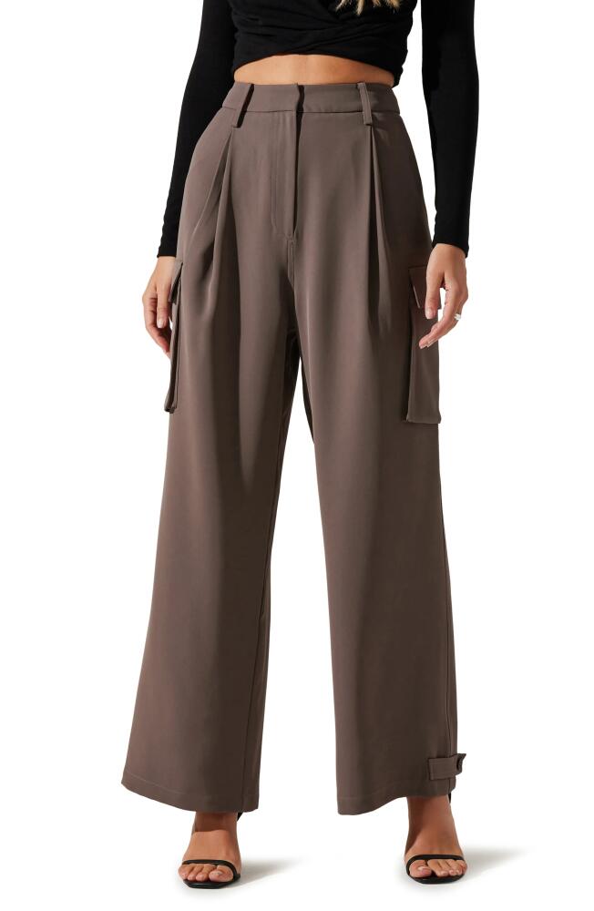 ASTR the Label Wide Leg Cargo Pants in Warm Grey Cover