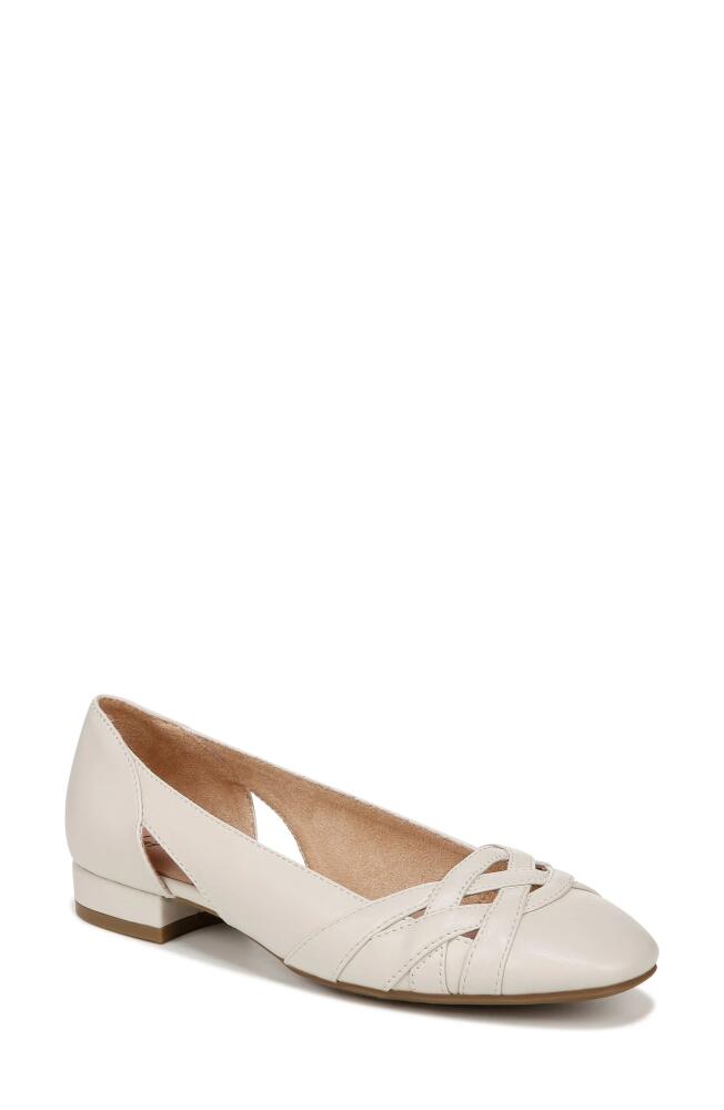 LifeStride Carmen Ballet Flat in Bone Cover