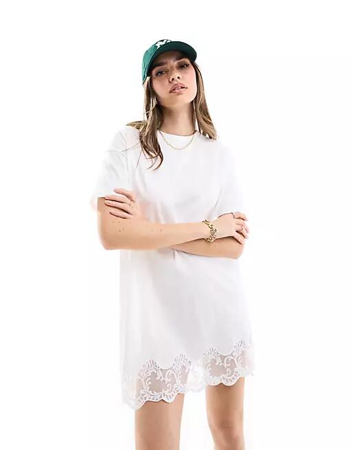 Miss Selfridge festival lace hem T-shirt dress in white Cover