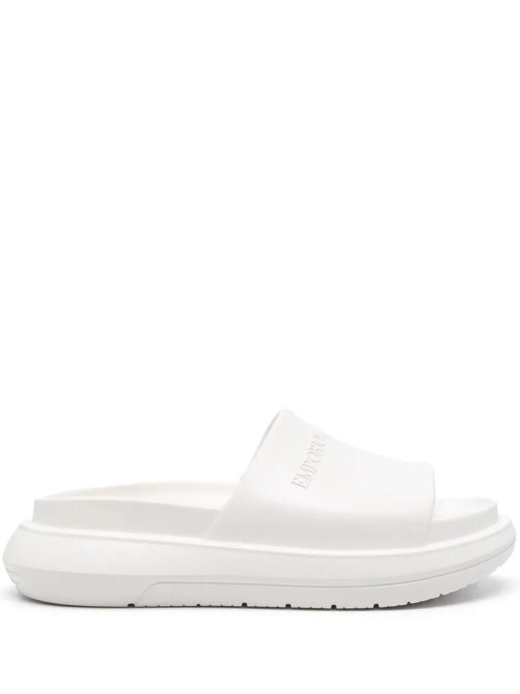 Emporio Armani logo-embossed slides - White Cover