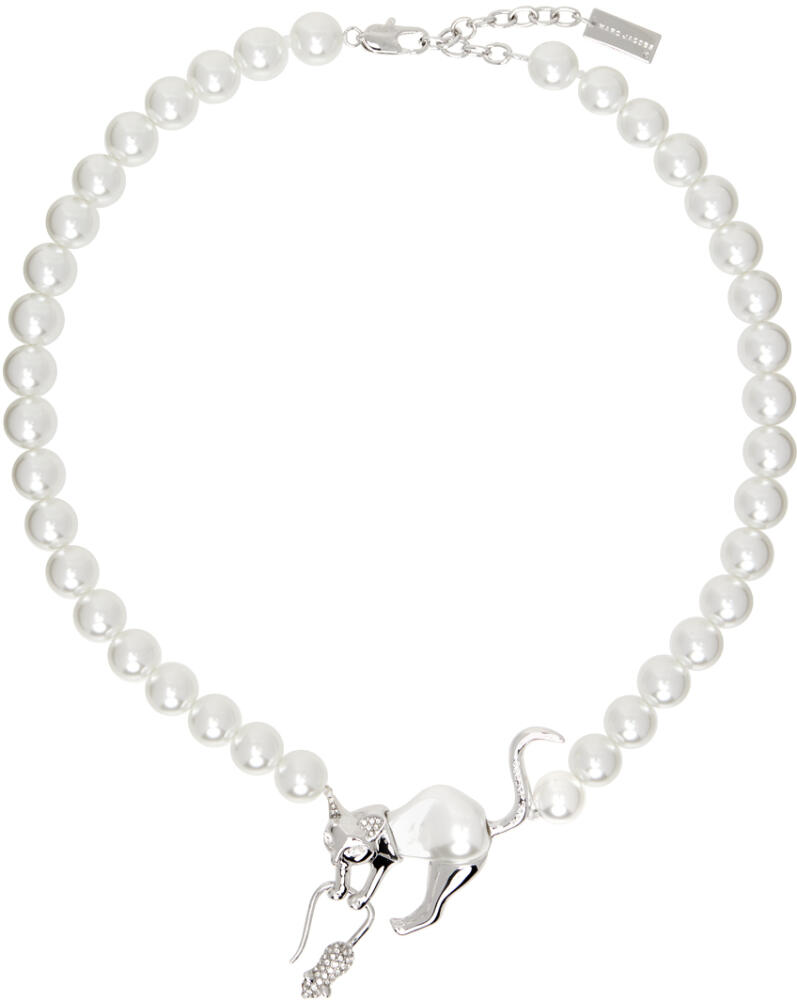 Marc Jacobs Silver & White 'The Cat And Mouse Pearl' Necklace Cover