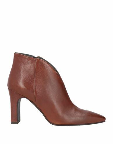 Paola Ferri Woman Ankle boots Tan Soft Leather Cover