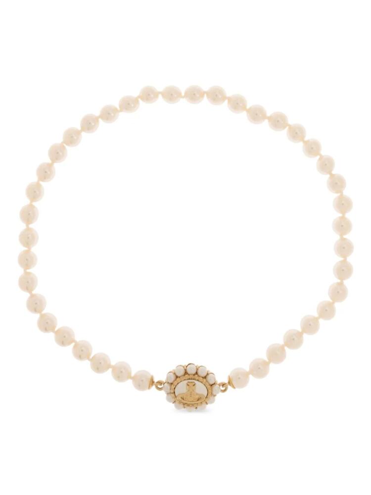 Vivienne Westwood pearl neckless - Neutrals Cover