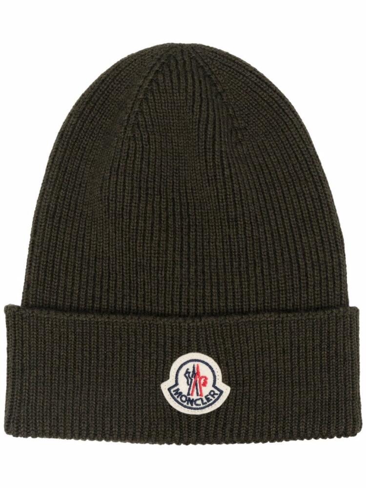 Moncler logo plaque beanie hat - Green Cover