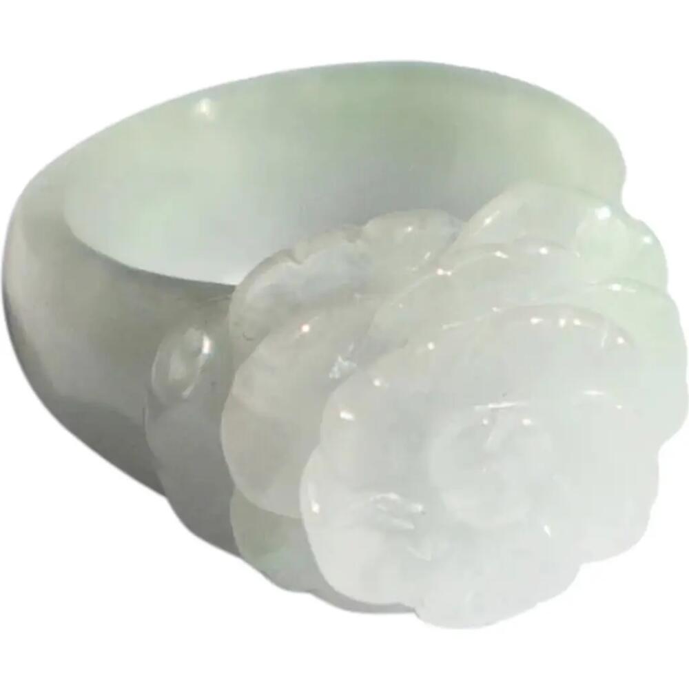 seree Rose Off-white jade ring in Off White Cover