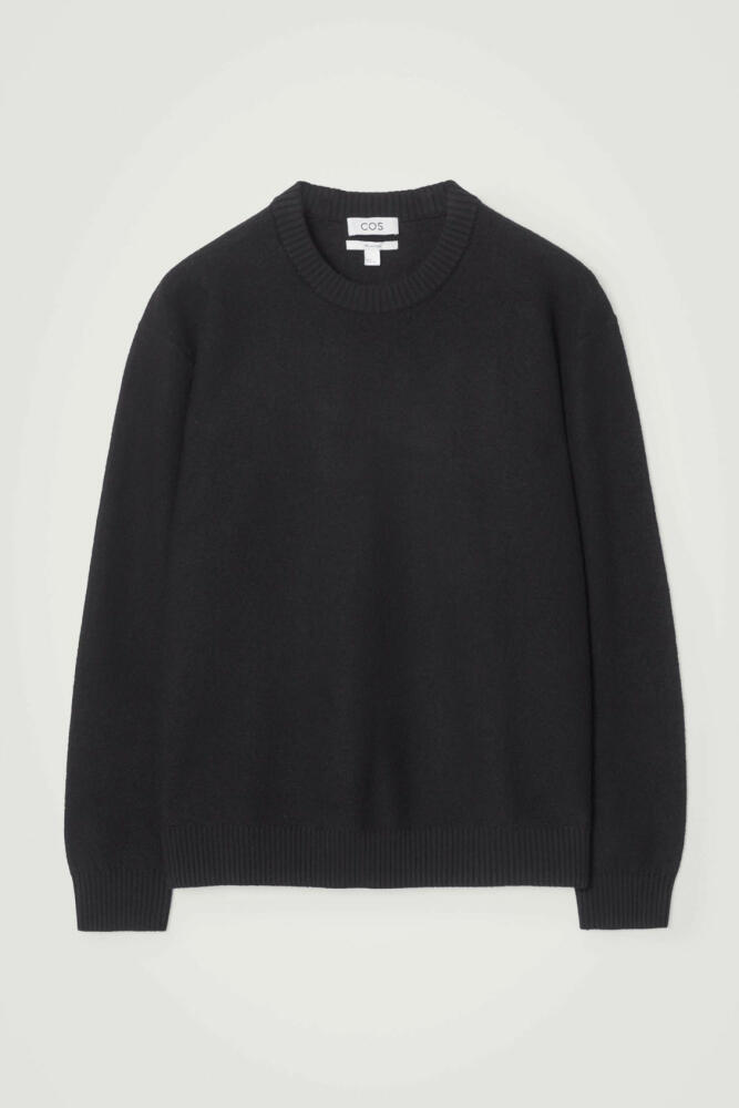 COS BOILED-WOOL CREW-NECK SWEATER Cover