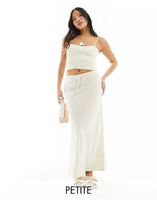 Stradivarius Petite linen mix maxi slip skirt in natural-Neutral Cover