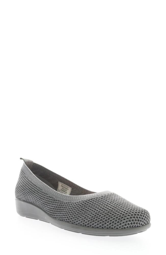 Propét Yen Mesh Flat in Grey Cover