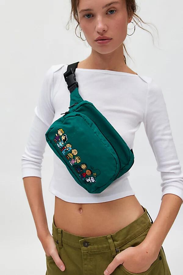 BAGGU X Peanuts Fanny Pack in Green Cover