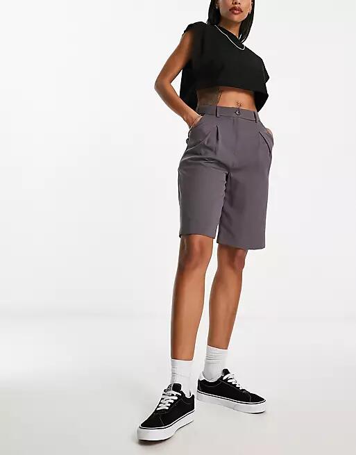 Reclaimed Vintage longline mensy shorts in gray Cover